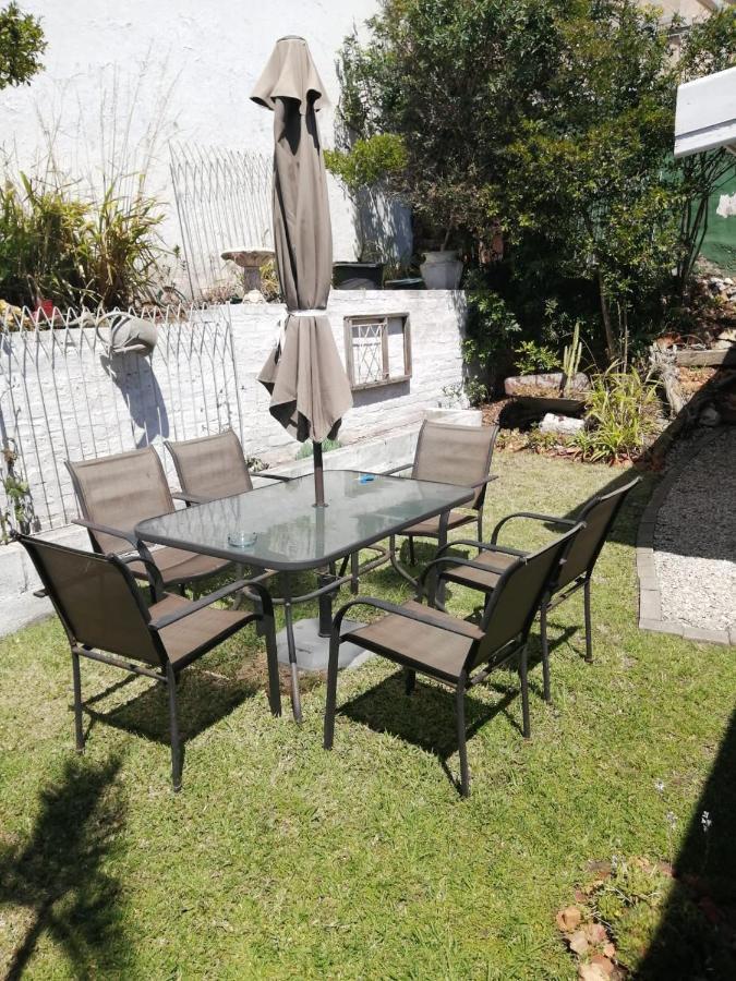 36 Mount Road Guesthouse And Self Catering بورت اليزابيث المظهر الخارجي الصورة